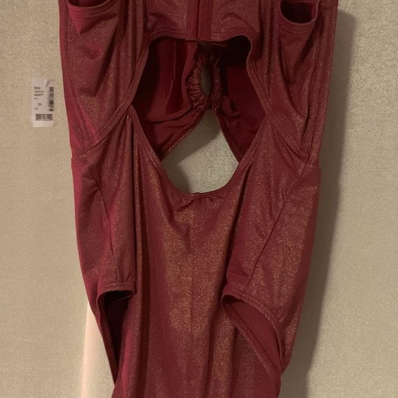 Swim suit - Picture 2 of 4